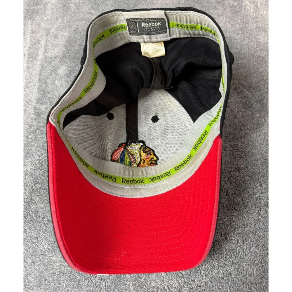 Reebok Chicago Blackhawks Black Red NHL Flex Fit Stretch Hockey Cap Hat